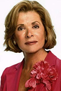 How tall is Jessica Walter?